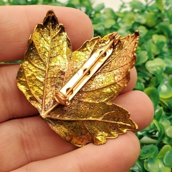 VTG Gold bronze dipped leaf maple tree brooch pin 2" x 1 3/4" - Picture 6 of 8
